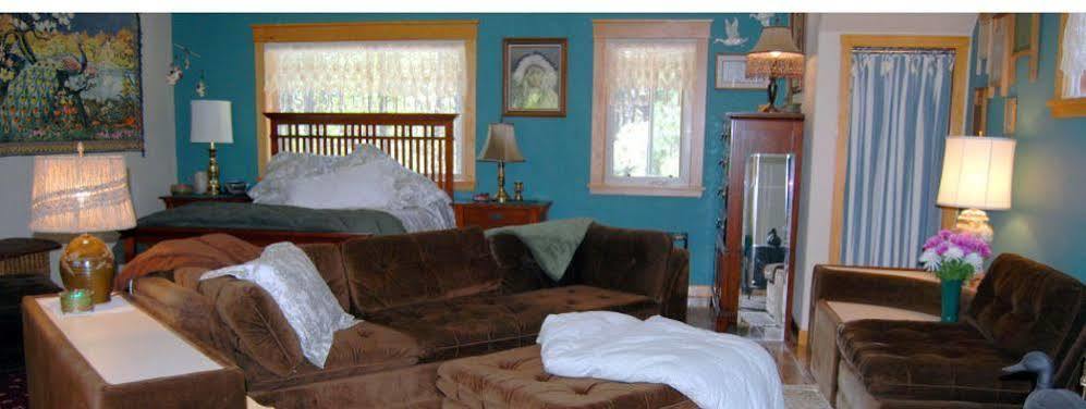 River House Bed And Breakfast Nine Mile Falls Esterno foto